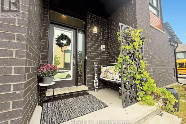 Family room - 543 Rathburn Lane, Ottawa, ON K1T0T3 Photo 4