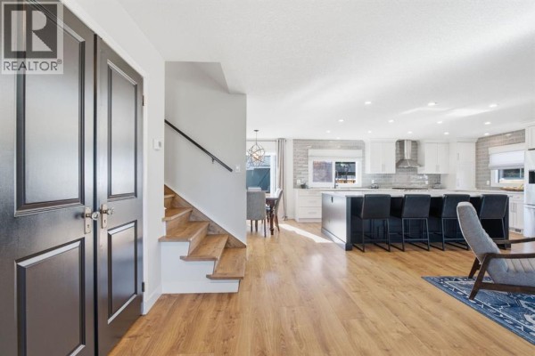 Kitchen - 543 Willingdon Boulevard Se, Calgary, AB T2J2B1 Photo 3