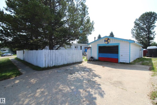 Primary Bedroom - 5436 Moosehorn Av, Swan Hills, AB T0G2C0 Photo 5