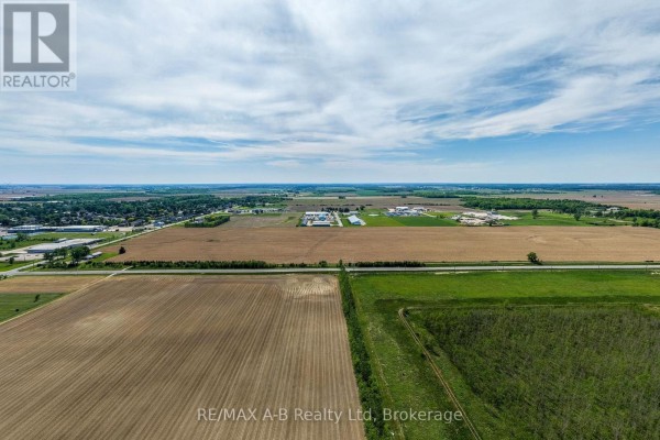 5438 Nauvoo Road, Warwick, ON N0M2S0 Photo 4