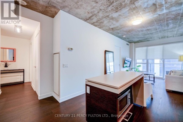 Kitchen - 544 - 1030 King Street W, Toronto, ON M6K0B4 Photo 3
