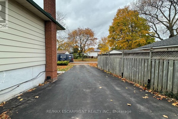 Recreation room - 5440 Windermere Drive, Burlington, ON L7L3M5 Photo 3