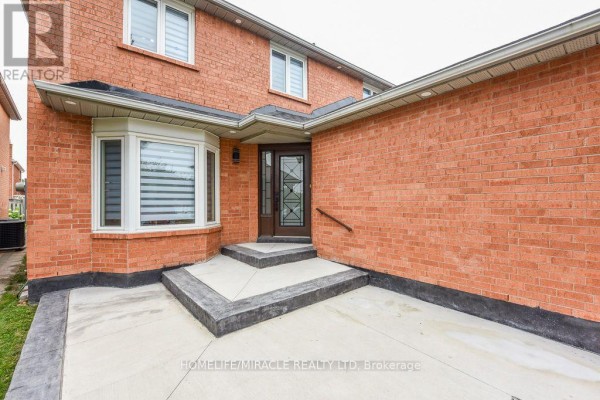 5449 Heritage Hills Boulevard, Mississauga, ON L5R2H4 Photo 3