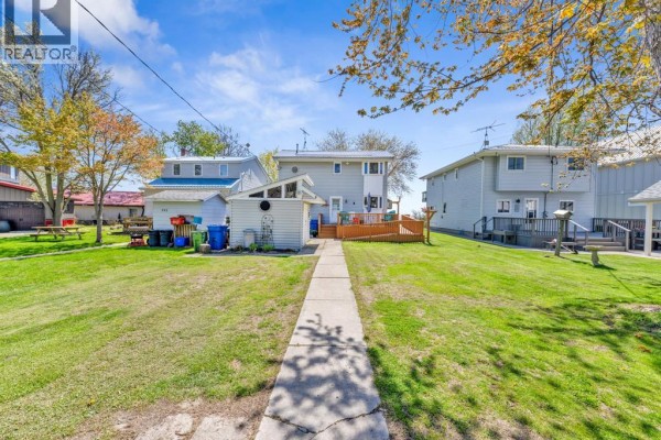 2pc Bathroom - 545 Lakeview, Essex, ON N0R1G0 Photo 2