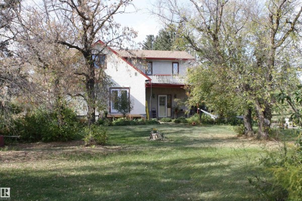 Family room - 545044 Rng Rd 122, Rural Two Hills County, AB T0B4K0 Photo 4