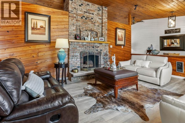 Family room - 5455 Courval Road, Prince George, BC V2N6A4 Photo 4