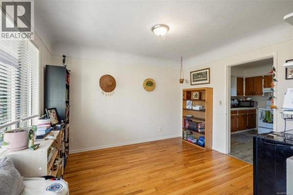 Bathroom - 546-548 Linden Ave, Victoria, BC V8V4G5 Photo 5