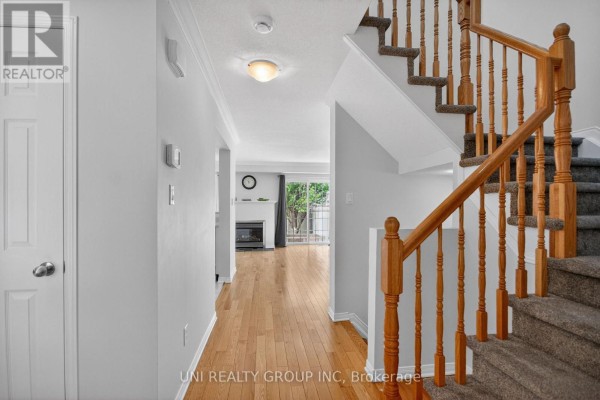 Living room - 546 Ashbourne Crescent, Ottawa, ON K2J0P6 Photo 5