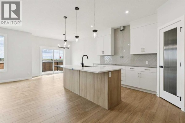 4pc Bathroom - 546 Hotchkiss Manor, Calgary, AB T3S0J9 Photo 4