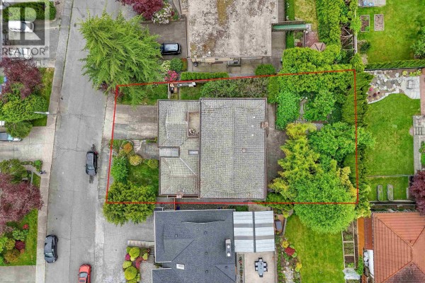 5460 Braelawn Drive, Burnaby, BC V5B4R7 Photo 3