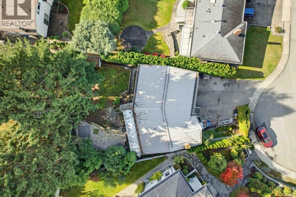 5460 Meadedale Drive, Burnaby, BC V5B2E8 Photo 4