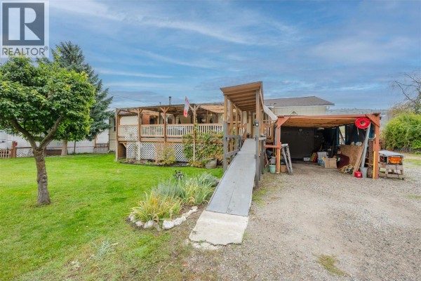 Laundry room - 5467 Sawmill Road, Oliver, BC V0H1T9 Photo 4