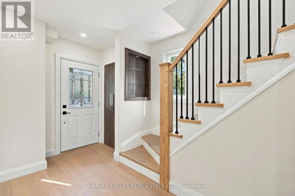 Primary Bedroom - 547 Melrose Avenue, Toronto, ON M5M2A4 Photo 4