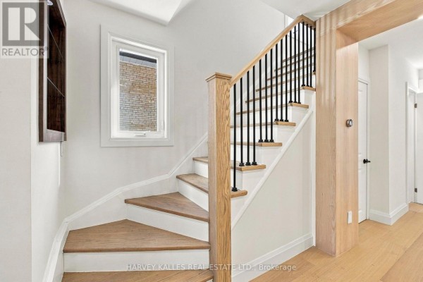Bedroom 2 - 547 Melrose Avenue, Toronto, ON M5M2A4 Photo 5
