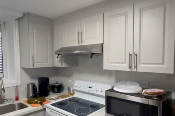 5473 Red Brush Drive, Mississauga, ON L4Z4A7 Photo 2