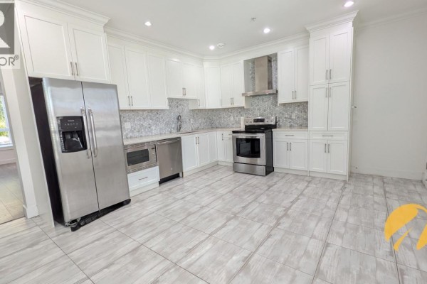 5477 Wales Street, Vancouver, BC V5R3M9 Photo 2