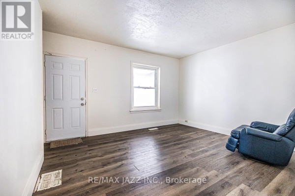 Great room - 548 Front Street, Oshawa, ON L1H4V3 Photo 5
