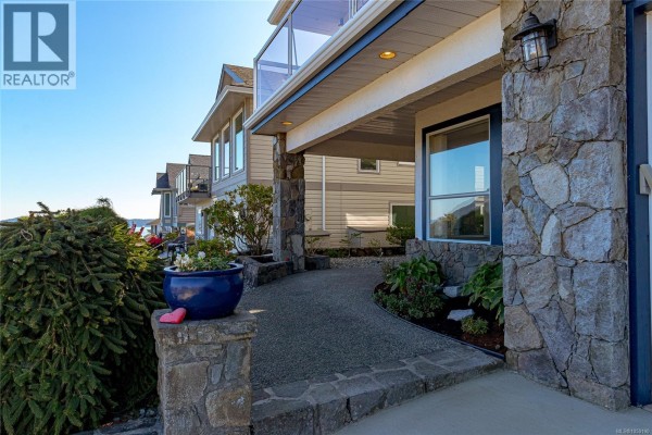 Kitchen - 548 Marine View, Cobble Hill, BC V8H0K8 Photo 4
