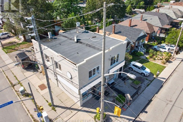 549 Sammon Avenue, Toronto, ON M4J2B3 Photo 3