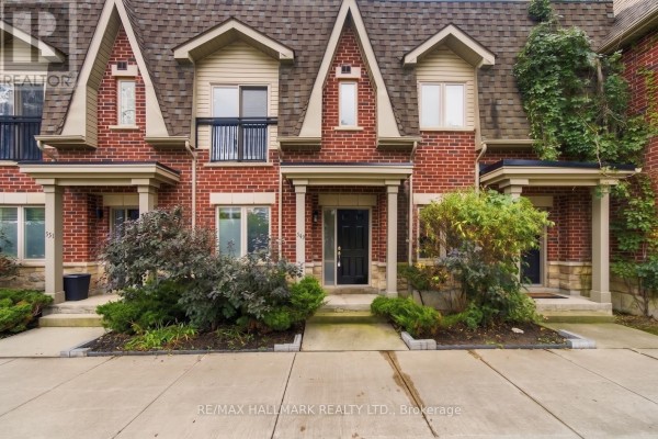 Kitchen - 549 Shuter Street, Toronto, ON M5A1X9 Photo 2
