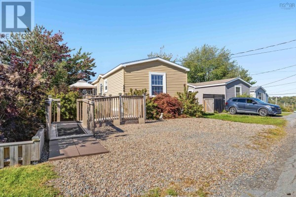 549 Thorn Avenue, Beaver Bank, NS, photo 2