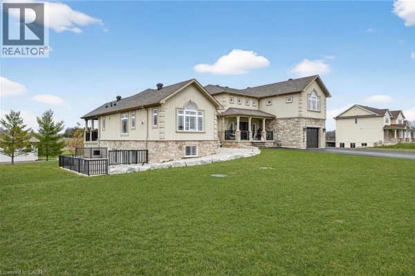 5499 Attema Crescent, West Lincoln, ON, photo 2