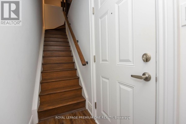 55 - 30 Dunpar Crescent, Mississauga, ON L4M2R5 Photo 3