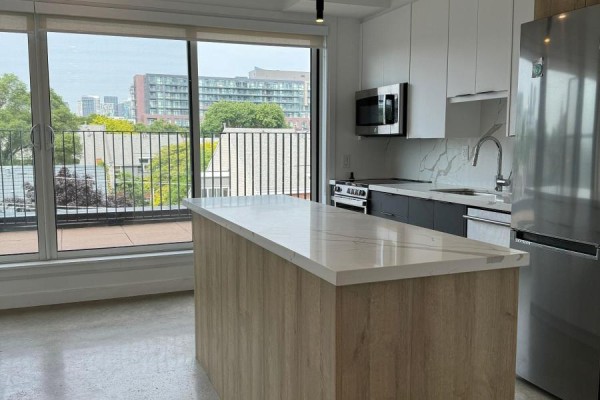 55 - 41 River Street, Toronto Photo 2