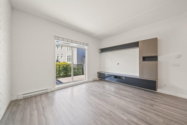 55 15340 Guildford Drive, Surrey, BC V3R0C9 Photo 4