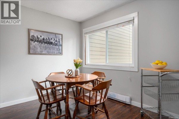 Living room - 55 855 Howard Ave, Nanaimo, BC V9R5V4 Photo 5