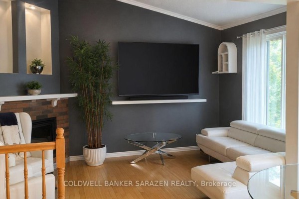 Family room - 55 Bramblegrove Crescent, Ottawa, ON K1T3G2 Photo 5