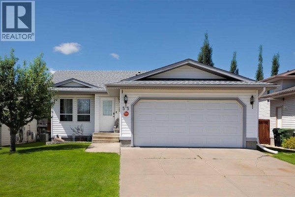 Living room - 55 Edgewood Drive, Camrose, AB T4V4Z3 Photo 2