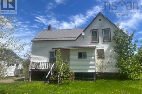 55 Elm Street, Springhill, NS, photo 2