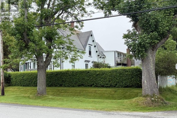 55 Forest Street, Yarmouth, NS B5A3L7 Photo 2