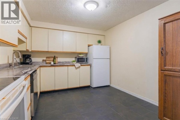 Kitchen - 55 Green Valley Drive Unit# 708, Kitchener, ON N2P1Z6 Photo 5