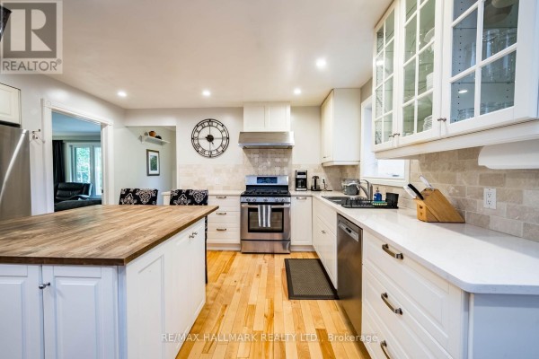 55 Larwood Boulevard, Toronto