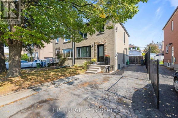 Dining room - 55 Laurel Avenue, Toronto, ON M9B4T1 Photo 2