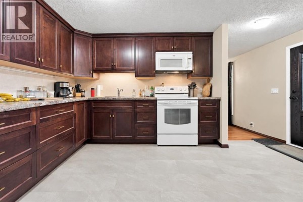 Bedroom - 55 Macewan Park Way Nw, Calgary, AB T3K3E4 Photo 4