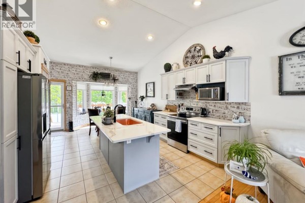 Dining room - 55 Rodeo Way, Whitecourt, AB T7S0B9 Photo 5