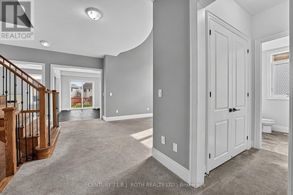 Primary Bedroom - 55 Sanford Circle, Springwater, ON L9X2A9 Photo 5
