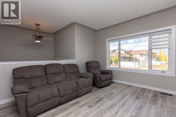 4pc Bathroom - 55 Viscount Drive, Red Deer, AB T4R0G6 Photo 4
