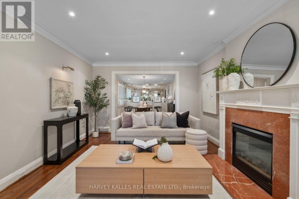 55 Wembley Road, Toronto, ON M6C2G1 Photo 5
