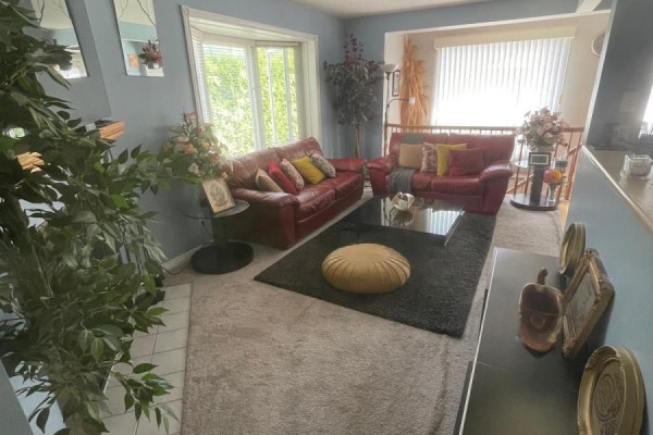 55 Whitegate Crescent, Ottawa, ON K2J4B7 Photo 5
