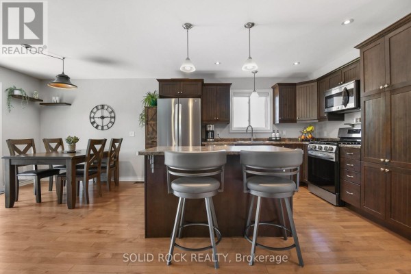 Kitchen - 55 Woodward Street, Carleton Place, ON K7C2X3 Photo 5