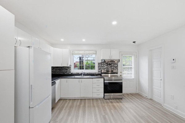 Kitchen - 55-b Rue De Bourassa, Gatineau, QC J8T5E3 Photo 3