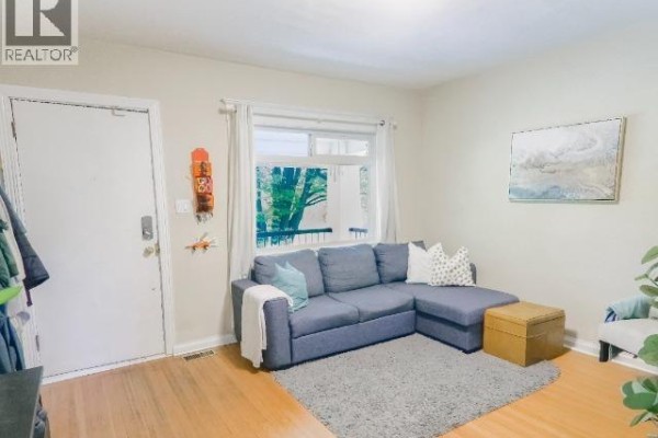 550 Cassiar Street, Vancouver, BC V5K4M9 Photo 2