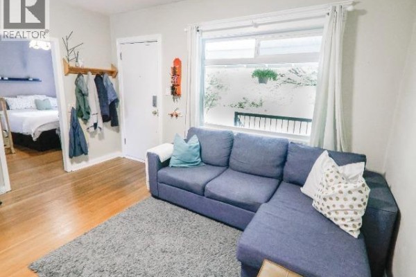 550 Cassiar Street, Vancouver, BC V5K4M9 Photo 3
