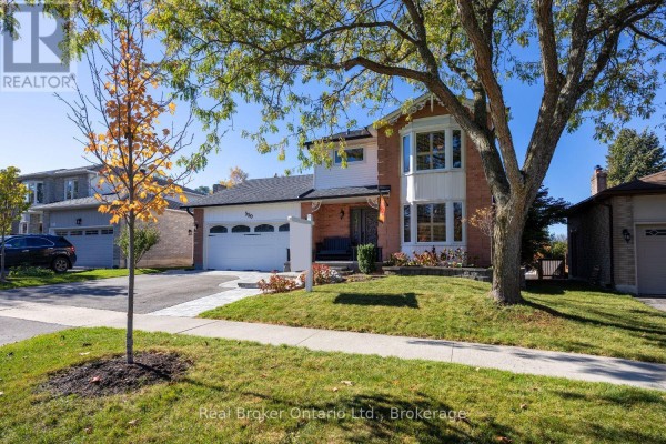 Living room - 550 Crimson Court, Oshawa, ON L1J8E1 Photo 3