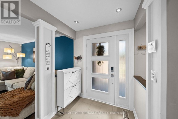 Bedroom 4 - 550 Foxview Place, Ottawa, ON K1K4C4 Photo 3