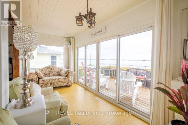 550 Lakeshore Road, Fort Erie, ON L2A1B5 Photo 4